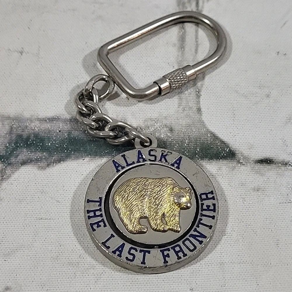 Alaska The Last Frontier 49th State Metal Spinner Keychain With Grizzly Bear